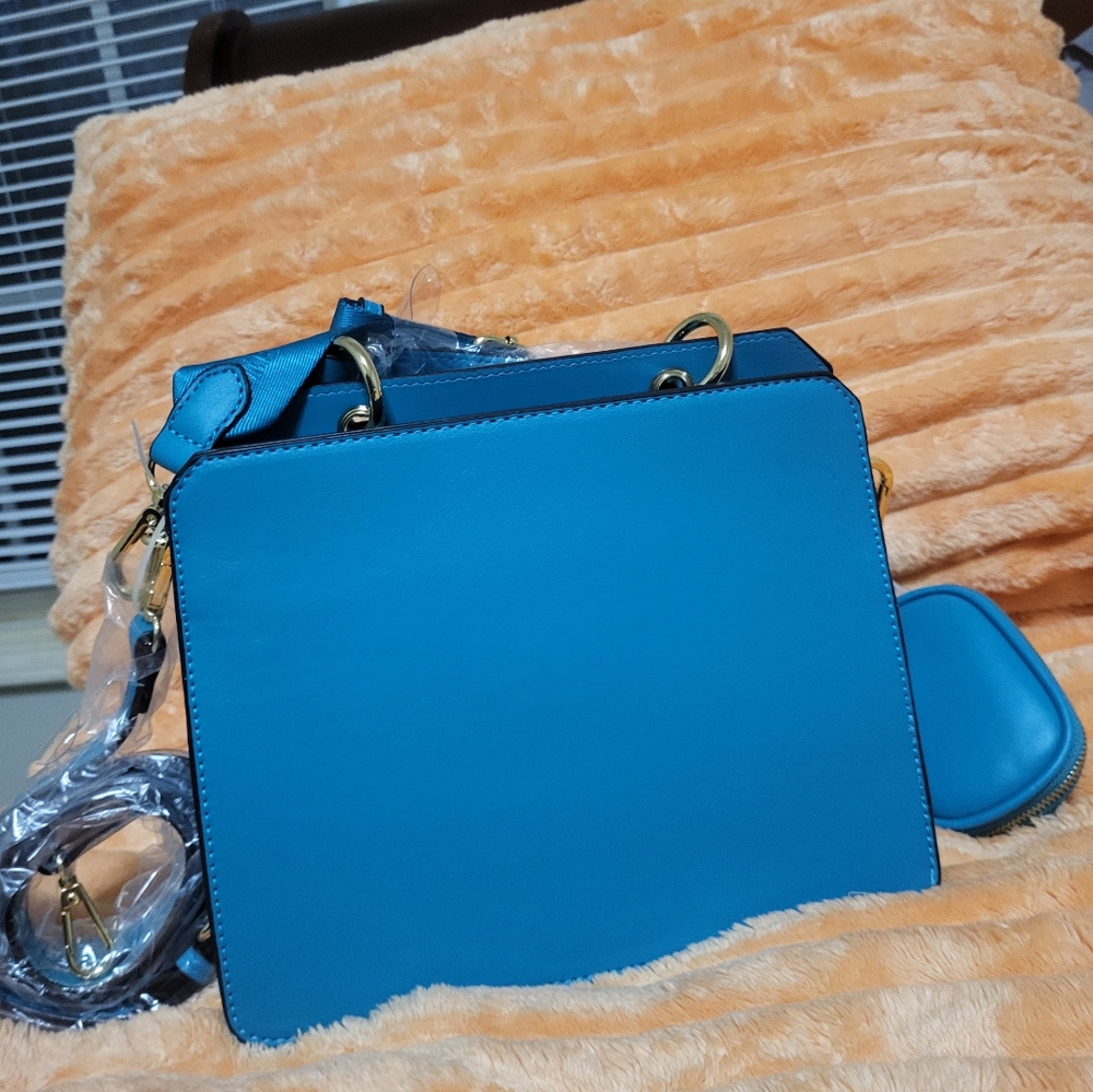 Steve Madden Bevelyn Convertible Crossbody 4pc Set - Picture 2 of 8